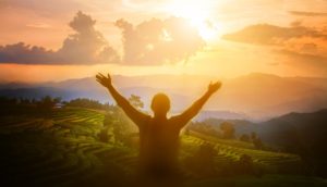 Praise_mountain_man_768px